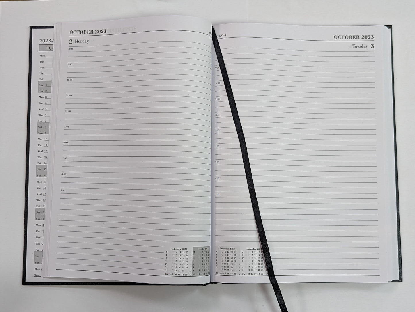 2023/24 A4 Page a Day Academic Diary