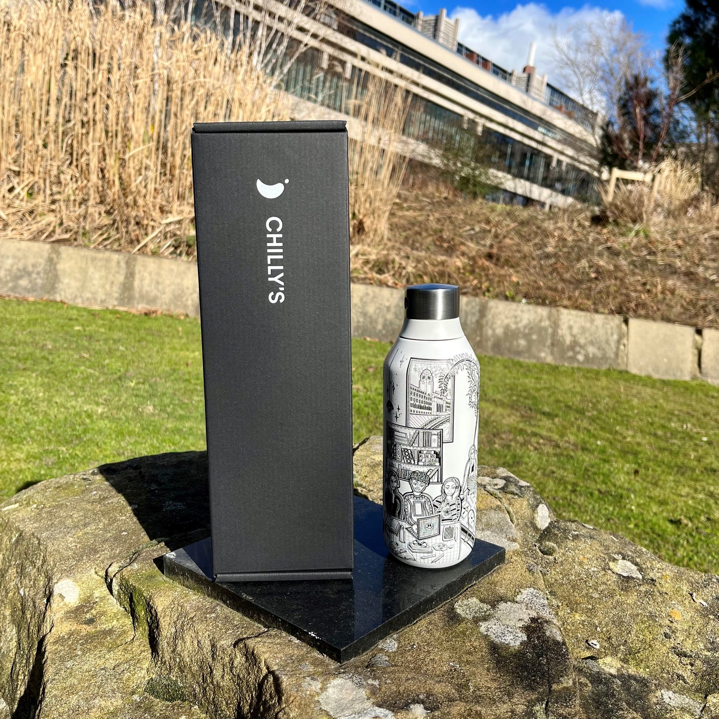 Chilly's Series 2 Bottle - Limited Edition UoL Design